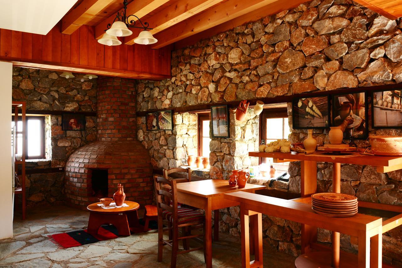 Macedonian Village Hotel & Resort Skopje Esterno foto