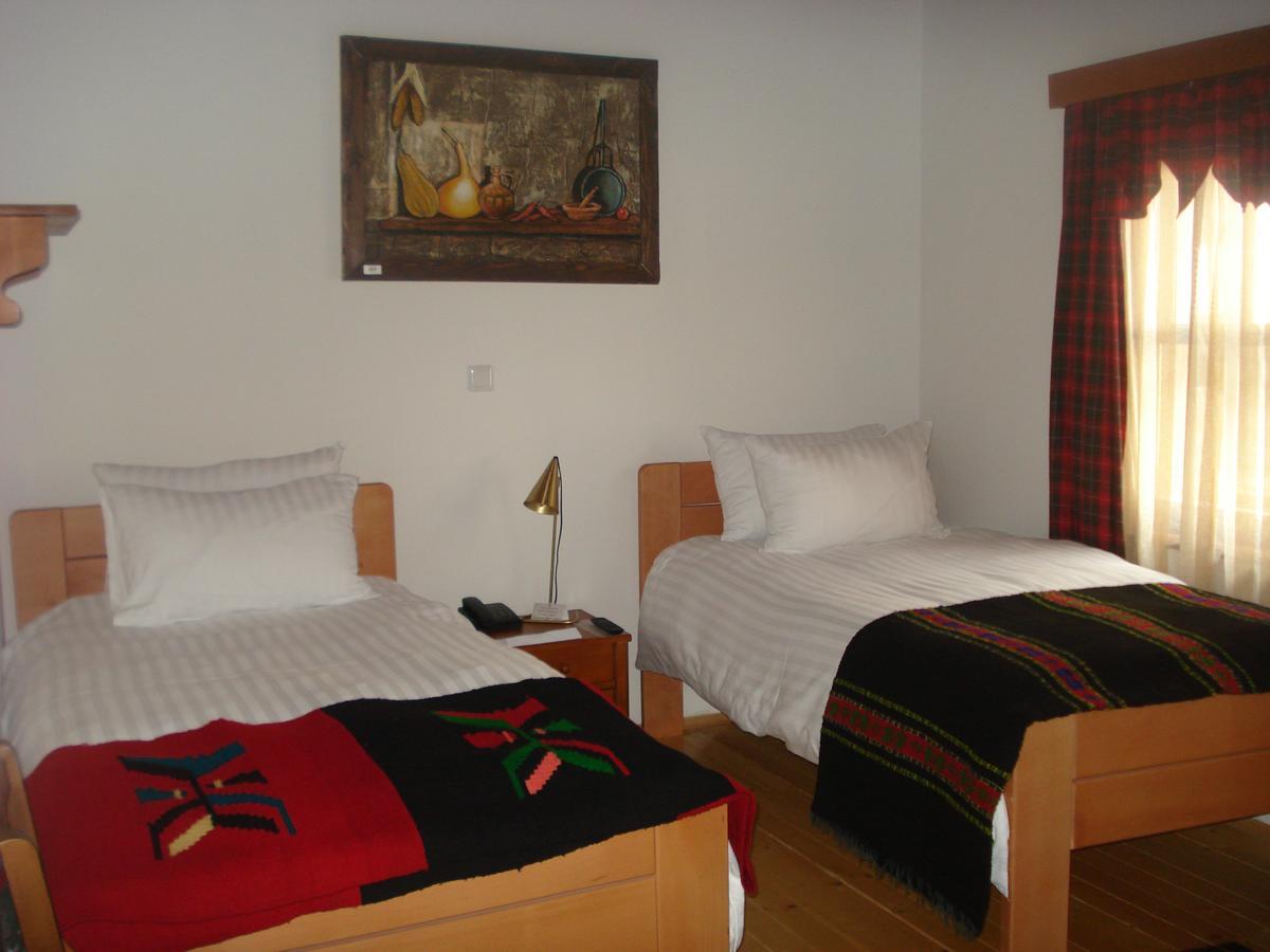 Macedonian Village Hotel & Resort Skopje Esterno foto